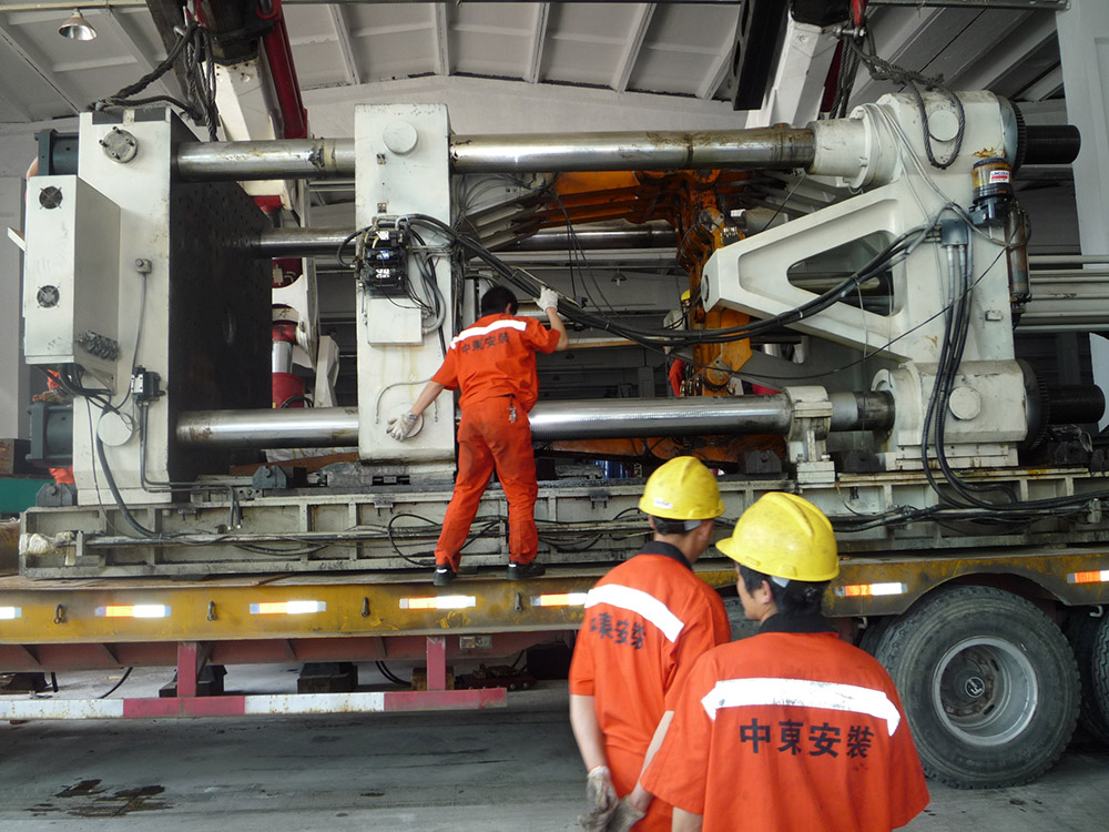 注塑機設備搬運吊裝 注塑機設備搬運吊裝